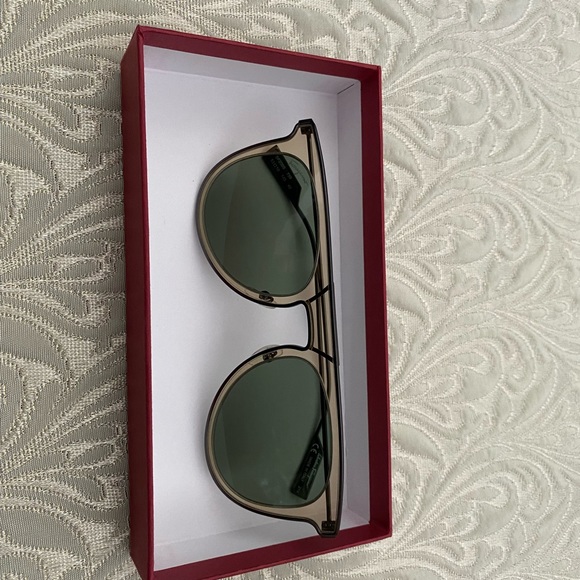 NWT Salvatore Ferragamo Sunglasses 🕶️ - Picture 6 of 7